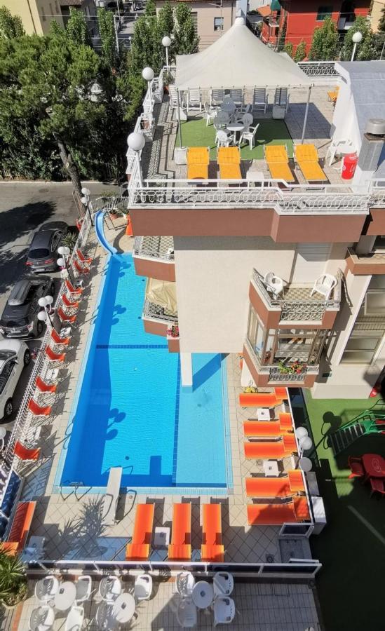 Hotel Cosmos Rimini Exteriér fotografie