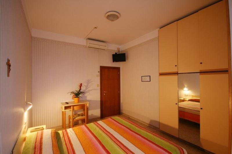 Hotel Cosmos Rimini Exteriér fotografie
