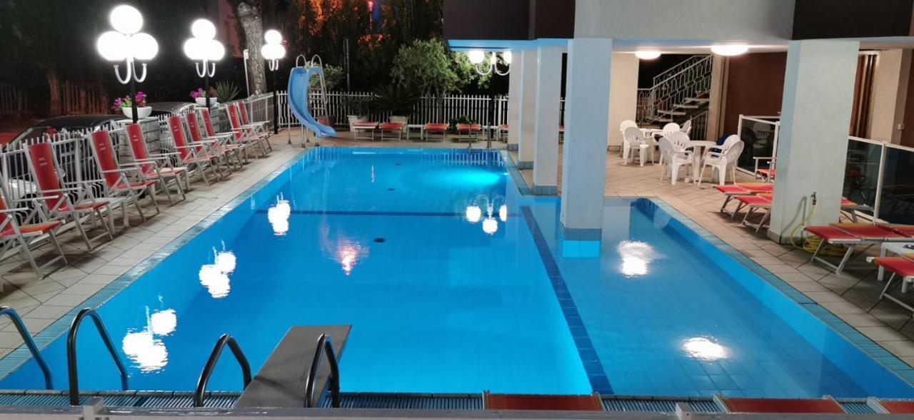 Hotel Cosmos Rimini Exteriér fotografie
